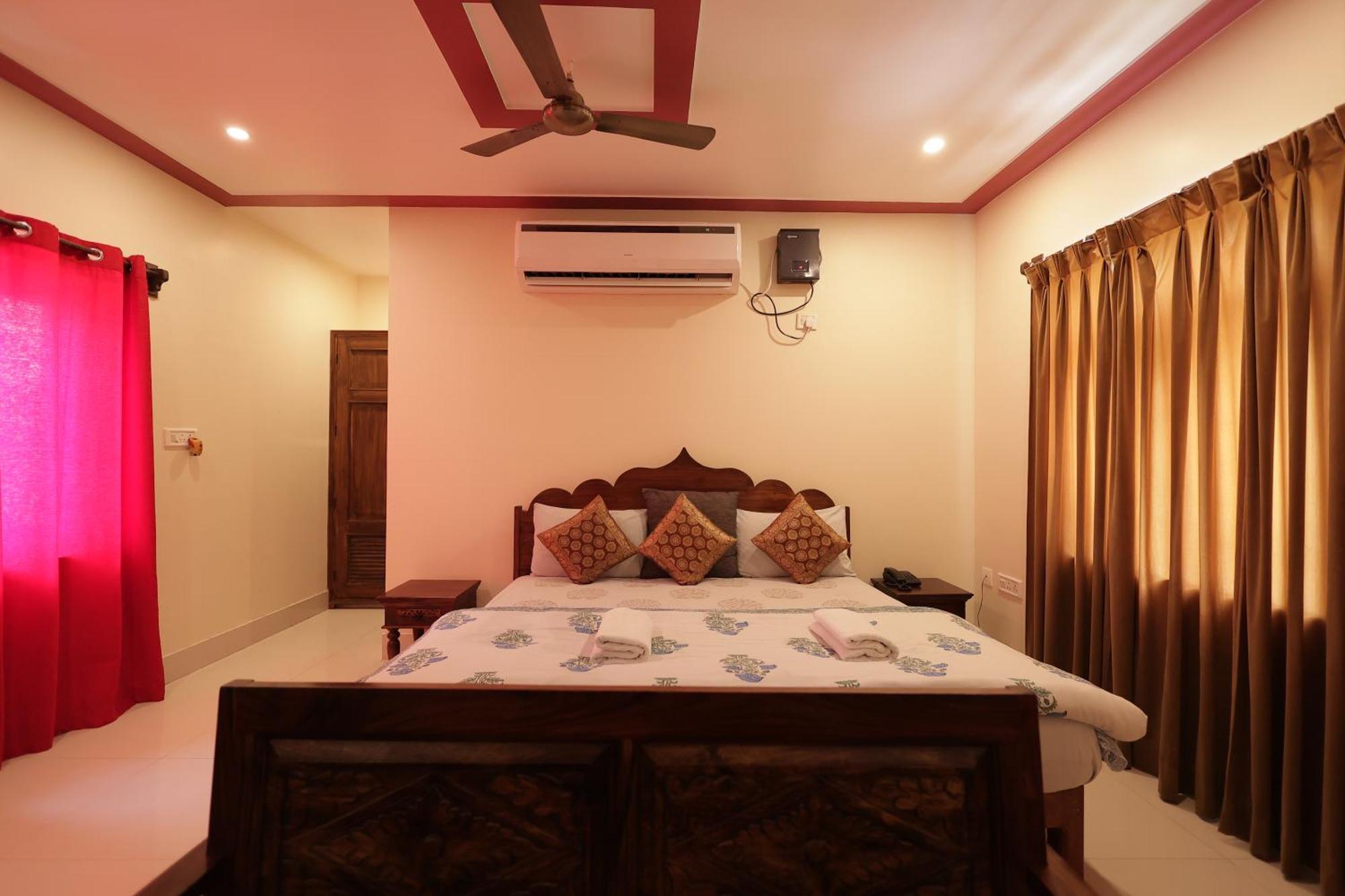 Mvt Guesthouse & Restaurant Vrindavan Exterior photo