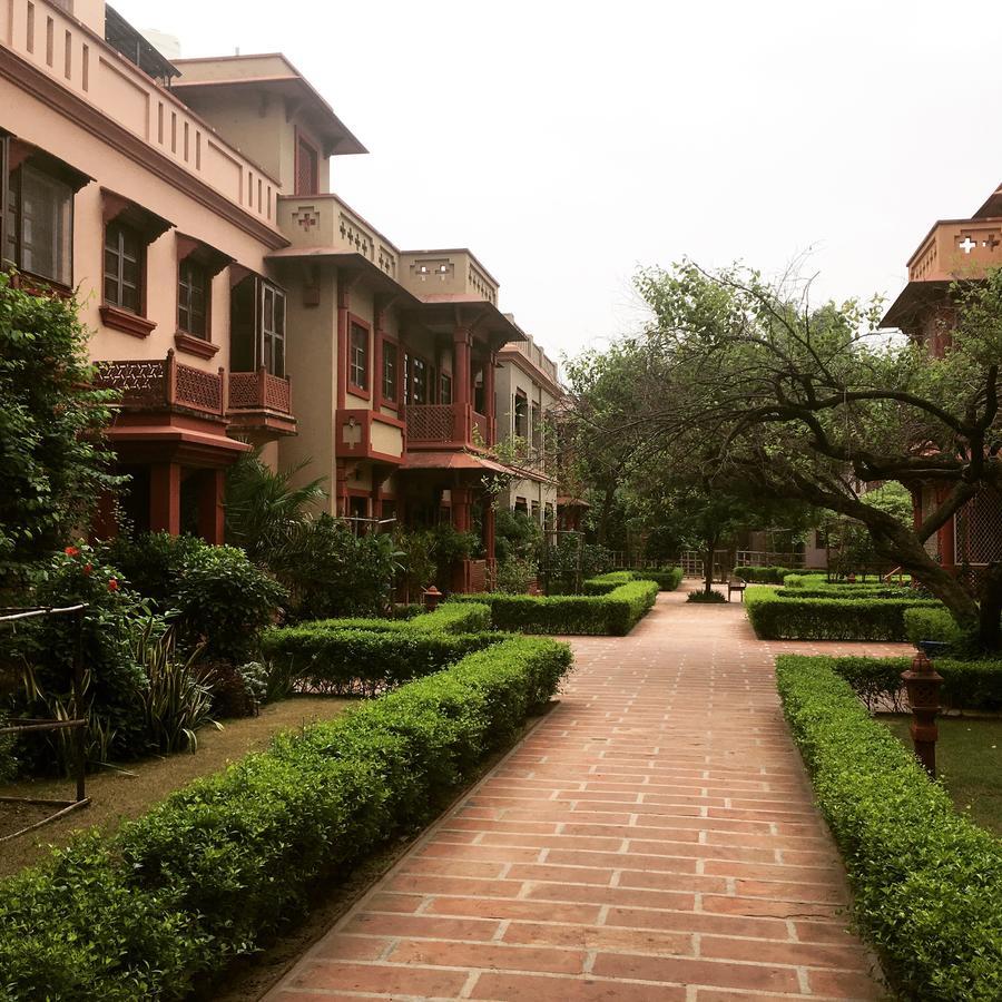 Mvt Guesthouse & Restaurant Vrindavan Exterior photo